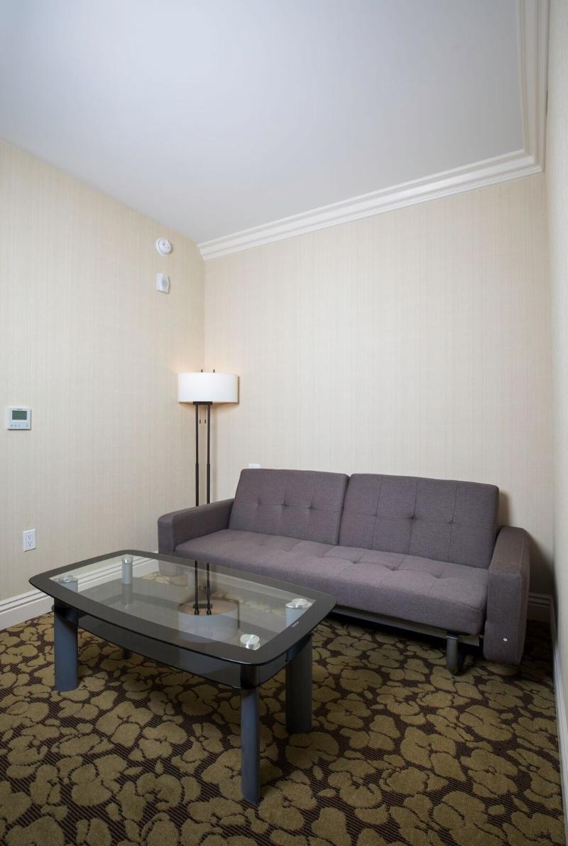 - Angeles, An Ihg Hotel 3*